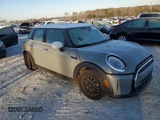 2022 MINI Hardtop 4 Door Cooper z VIN WMW33DK03N2R06435, wystawiony jako Copart lot #42131665 z przebiegiem 29 690 mil mil oraz Szkoda całkowita • Salvage title. Historia ofert i sprzedaży dostępna na DreamBid. Obrazek 4.