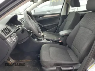2013 Volkswagen Passat S z VIN 1VWAP7A38DC048686, wystawiony jako Copart lot #54582865 z przebiegiem 140 798 mil mil oraz Szkoda całkowita • Salvage title. Historia ofert i sprzedaży dostępna na DreamBid. Obrazek 7.