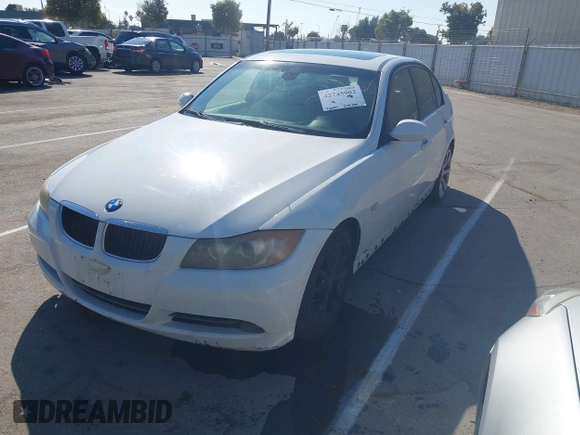 2008 BMW 3 Series 328i z VIN WBAVC53508FZ86427, wystawiony jako IAAI lot #42745902 z przebiegiem 173 327 mil mil oraz . Historia ofert i sprzedaży dostępna na DreamBid. Obrazek 2.