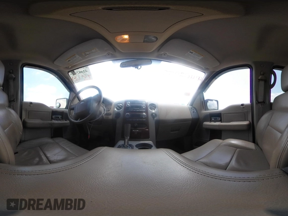2008 Ford F-150 XLT с VIN 1FTPW12V98FA94593, выставлен на аукционе IAAI как лот 42402977 с пробегом 220 465 миль миль и . История ставок и продаж доступна на DreamBid. Изображение 21.