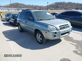 2006 Hyundai Tucson GL with VIN KM8JM12B76U276847, listed as a IAAI auction lot 41767240 with 204,713 mi miles. Bid and sale history available at carsss.com. Image 1.