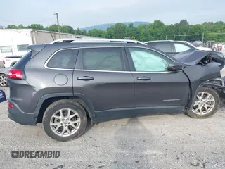 2017 Jeep Cherokee Latitude z VIN 1C4PJLCB3HW662626, wystawiony jako IAAI lot #42485105 z przebiegiem Nie podano mil oraz . Historia ofert i sprzedaży dostępna na DreamBid. Obrazek 13.