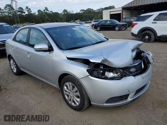 2013 Kia Forte EX with VIN KNAFU4A25D5696771, listed as a Copart auction lot 72804453 with 140,173 mi miles and Clean Title. Bid and sale history available at carsss.com. Image 4.