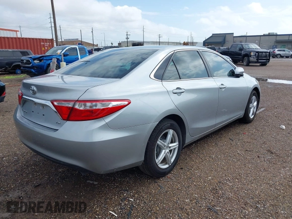 2015 Toyota Camry XLE with VIN 4T1BF1FK1FU475840, listed as a IAAI auction lot 41916282 with 104,881 mi miles. Bid and sale history available at carsss.com. Image 4.