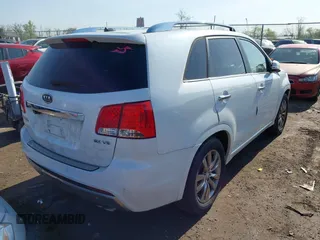 2013 Kia Sorento SX with VIN 5XYKW4A21DG360070, listed as a IAAI auction lot 42120968 with 196,932 mi miles. Bid and sale history available at carsss.com. Image 4.