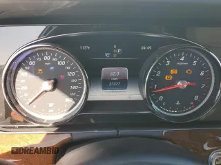 2017 Mercedes-Benz E 300 Luxury z VIN WDDZF4JB9HA139844, wystawiony jako Copart lot #57626695 z przebiegiem 27 377 mil mil oraz Szkoda całkowita • Salvage title. Historia ofert i sprzedaży dostępna na DreamBid. Obrazek 9.