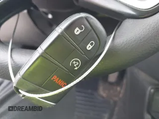 2020 Jeep Renegade Sport z VIN ZACNJBAB7LPL77290, wystawiony jako IAAI lot #41526270 z przebiegiem 52 327 mil mil oraz . Historia ofert i sprzedaży dostępna na DreamBid. Obrazek 11.