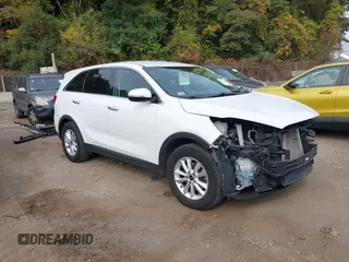 2020 Kia Sorento LX V6 with VIN 5XYPG4A51LG624013, listed as a IAAI auction lot 41129298 with 152,051 mi miles. Bid and sale history available at carsss.com. Image 1.