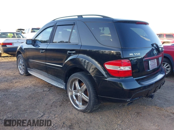 2008 Mercedes-Benz M 550 with VIN 4JGBB72E98A419096, listed as a IAAI auction lot 41808764 with 186,038 mi miles and . Bid and sale history available at carsss.com. Image 3.