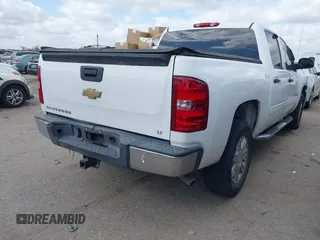 2009 Chevrolet Silverado 1500 LT with VIN 3GCEC23J49G131129, listed as a IAAI auction lot 41778537 with 209,262 mi miles. Bid and sale history available at carsss.com. Image 4.