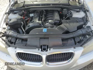 2011 BMW 3 Series 328i z VIN WBAPH7C50BE131116, wystawiony jako Copart lot #56223635 z przebiegiem 163 927 mil mil oraz Czysty tytuł • Clean title. Historia ofert i sprzedaży dostępna na DreamBid. Obrazek 11.