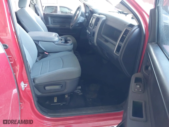 2018 Ram 2500 Tradesman with VIN 3C6UR5CJ2JG120962, listed as a IAAI auction lot 41041140 with 90,737 mi miles. Bid and sale history available at carsss.com. Image 5.