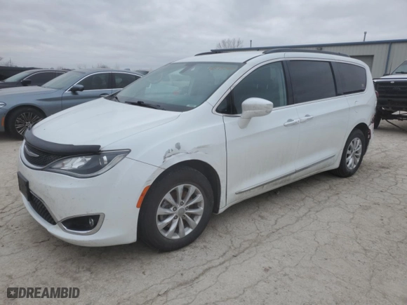 2017 Chrysler Pacifica Touring-L with VIN 2C4RC1BG0HR572492, listed as a Copart auction lot 43743405 with 124,002 mi miles and Salvage Title. Bid and sale history available at carsss.com. Image 1.