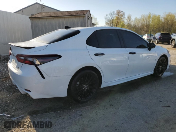 2022 Toyota Camry SE z VIN 4T1T11AK4NU063159, wystawiony jako Copart lot #53105395 z przebiegiem 43 679 mil mil oraz Szkoda całkowita • Salvage title. Historia ofert i sprzedaży dostępna na DreamBid. Obrazek 3.