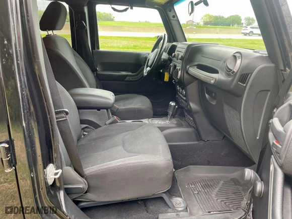 2016 Jeep Wrangler Unlimited Sport with VIN 1C4BJWDG7GL103053, listed as a Copart auction lot 51662955 with 99,951 mi miles and Clean Title. Bid and sale history available at carsss.com. Image 5.