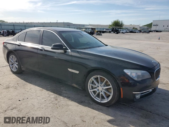 2013 BMW 7 Series 750i xDrive z VIN WBAYB6C50DD223559, wystawiony jako Copart lot #54000435 z przebiegiem 265 821 mil mil oraz Czysty tytuł • Clean title. Historia ofert i sprzedaży dostępna na DreamBid. Obrazek 4.