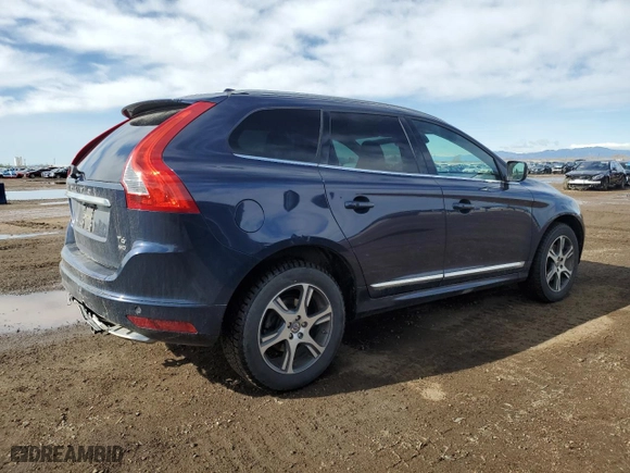 2015 Volvo XC60 T6 Platinum with VIN YV4902RM7F2654030, listed as a Copart auction lot 50180755 with 176,401 mi miles and Salvage Title. Bid and sale history available at carsss.com. Image 3.