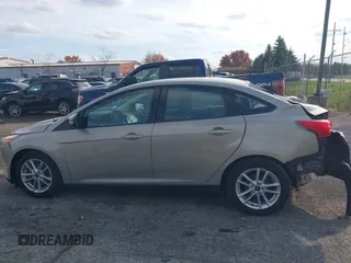 2015 Ford Focus SE with VIN 1FADP3F22FL384125, listed as a IAAI auction lot 40746333 with 53,530 mi miles. Bid and sale history available at carsss.com. Image 14.