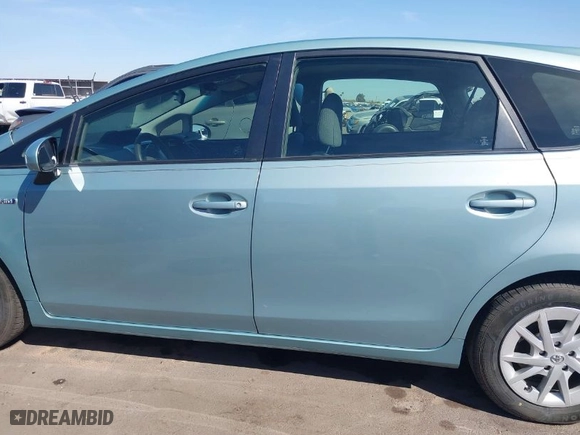 2014 Toyota Prius v Two with VIN JTDZN3EUXE3325881, listed as a IAAI auction lot 41711161 with 146,811 mi miles. Bid and sale history available at carsss.com. Image 14.
