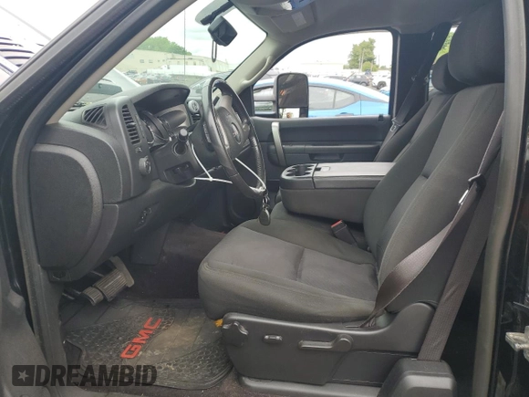 2012 GMC Sierra 2500HD SLE z VIN 1GT220CG3CZ241577, wystawiony jako Copart lot #58050175 z przebiegiem 166 821 mil mil oraz Szkoda całkowita • Salvage title. Historia ofert i sprzedaży dostępna na DreamBid. Obrazek 7.