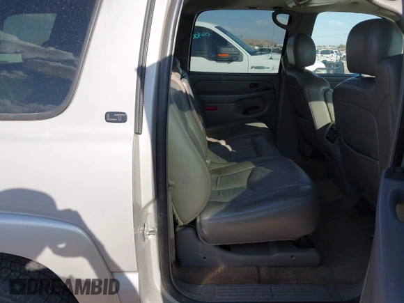 2006 Chevrolet Suburban LS 1WT with VIN 1GNEC16Z86J131163, listed as a IAAI auction lot 42345045 with 211,272 mi miles and . Bid and sale history available at DreamBid. Image 8.