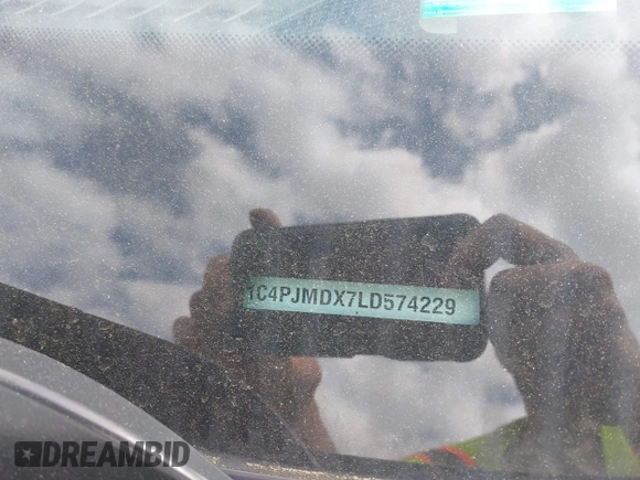 2020 Jeep Cherokee Limited z VIN 1C4PJMDX7LD574229, wystawiony jako IAAI lot #42166058 z przebiegiem 84 935 mil mil oraz . Historia ofert i sprzedaży dostępna na DreamBid. Obrazek 9.