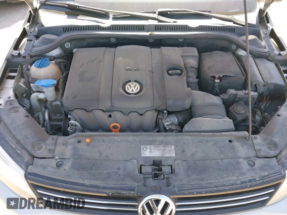 2013 Volkswagen Jetta SE z VIN 3VWDX7AJ4DM236406, wystawiony jako IAAI lot #41785884 z przebiegiem 136 762 mil mil oraz . Historia ofert i sprzedaży dostępna na DreamBid. Obrazek 10.