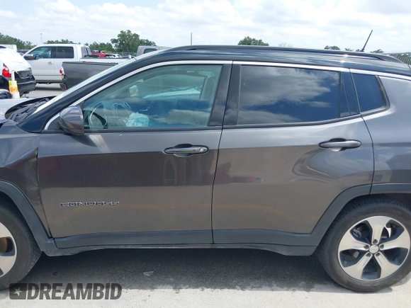 2018 Jeep Compass Latitude z VIN 3C4NJCBB6JT134227, wystawiony jako IAAI lot #42380167 z przebiegiem 67 807 mil mil oraz . Historia ofert i sprzedaży dostępna na DreamBid. Obrazek 14.