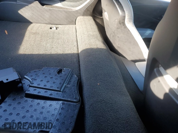 2015 Chevrolet Corvette Z51 3LT z VIN 1G1YM2D7XF5112657, wystawiony jako Copart lot #89336445 z przebiegiem Nie podano mil oraz Nie do naprawy • Non repairable. Historia ofert i sprzedaży dostępna na DreamBid. Obrazek 10.