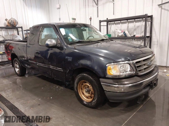 2001 Ford F-150 XL z VIN 1FTRX17L61NB44147, wystawiony jako IAAI lot #41464804 z przebiegiem 130 860 mil mil oraz . Historia ofert i sprzedaży dostępna na DreamBid. Obrazek 1.