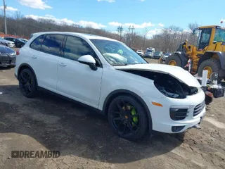 2016 Porsche Cayenne with VIN WP1AA2A26GLA02503, listed as a IAAI auction lot 41684700 with 90,495 mi miles. Bid and sale history available at carsss.com. Image 1.