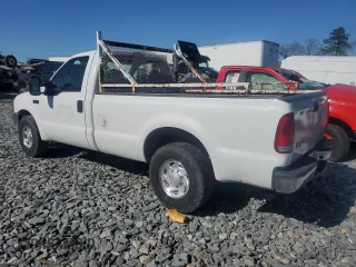 2003 Ford F-250 XL with VIN 1FTNF20L83EB38337, listed as a Copart auction lot 48288195 with 136,334 mi miles and Clean title. Bid and sale history available at DreamBid. Image 2.
