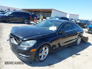 2013 Mercedes-Benz C 250 z VIN WDDGJ4HB6DG104780, wystawiony jako IAAI lot #41761180 z przebiegiem 89 249 mil mil oraz . Historia ofert i sprzedaży dostępna na DreamBid. Obrazek 17.