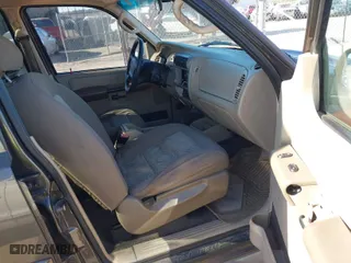 2005 Ford Explorer Sport Trac XLS with VIN 1FMZU67K65UB36425, listed as a IAAI auction lot 41291154 with 194,291 mi miles. Bid and sale history available at carsss.com. Image 5.