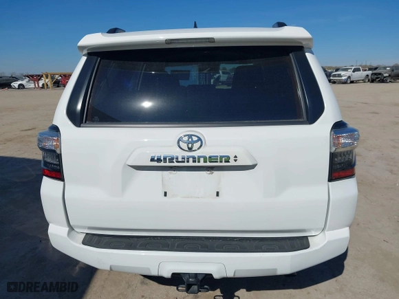 2022 Toyota 4Runner SR5 with VIN JTEEU5JR9N5261301, listed as a IAAI auction lot 41390561 with 36,627 mi miles. Bid and sale history available at carsss.com. Image 17.