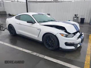 2017 Ford Mustang Shelby GT350 z VIN 1FA6P8JZ8H5521439, wystawiony jako IAAI lot #41689728 z przebiegiem 54 852 mil mil oraz . Historia ofert i sprzedaży dostępna na DreamBid. Obrazek 1.