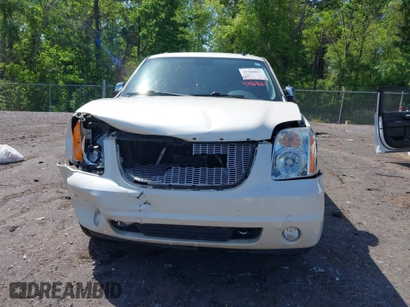 2013 GMC Yukon XL SLT with VIN 1GKS1KE00DR356030, listed as a IAAI auction lot 41969667 with 184,272 mi miles. Bid and sale history available at carsss.com. Image 12.
