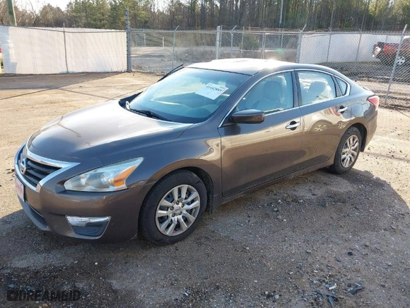 2013 Nissan Altima 2.5 S with VIN 1N4AL3AP0DC247358, listed as a IAAI auction lot 41442885 with 118,004 mi miles. Bid and sale history available at carsss.com. Image 2.