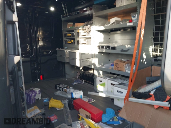 2015 Ford Transit Cargo с VIN 1FTYR2CM2FKA84211, выставлен на аукционе IAAI как лот 41091592 с пробегом 140 770 миль миль и . История ставок и продаж доступна на DreamBid. Изображение 8.