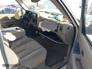 2004 Chevrolet Silverado 2500HD LS with VIN 1GCHC23U74F161856, listed as a IAAI auction lot 41230898 with 132,087 mi miles. Bid and sale history available at carsss.com. Image 5.