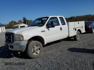2006 Ford F-250 z VIN 1FDSX21506EA04065, wystawiony jako Copart lot #76773464 z przebiegiem 235 027 mil mil oraz Szkoda całkowita • Salvage title. Historia ofert i sprzedaży dostępna na DreamBid. Obrazek 1.