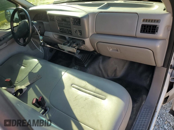 2000 Ford Super Duty F-250 XL with VIN 1FTNF20F9YEC91357, listed as a Copart auction lot 76673234 with 318,306 mi miles and Salvage Title. Bid and sale history available at carsss.com. Image 8.