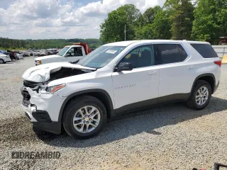2021 Chevrolet Traverse LS z VIN 1GNERFKW6MJ135040, wystawiony jako Copart lot #55209985 z przebiegiem 60 809 mil mil oraz Szkoda całkowita • Salvage title. Historia ofert i sprzedaży dostępna na DreamBid. Obrazek 1.