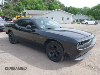2011 Dodge Challenger z VIN 2B3CJ4DG1BH510981, wystawiony jako IAAI lot #42354382 z przebiegiem 129 050 mil mil oraz . Historia ofert i sprzedaży dostępna na DreamBid. Obrazek 1.