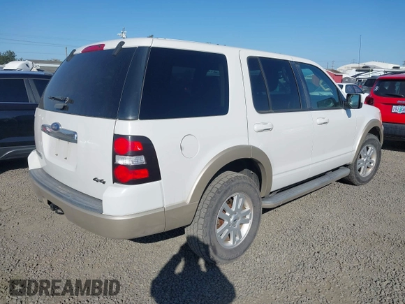 2010 Ford Explorer Eddie Bauer z VIN 1FMEU7EE8AUA98899, wystawiony jako IAAI lot #42058393 z przebiegiem 105 619 mil mil oraz . Historia ofert i sprzedaży dostępna na DreamBid. Obrazek 4.