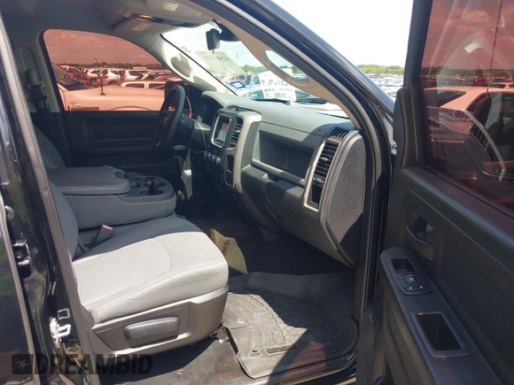 2014 Ram 1500 Express z VIN 1C6RR6KG5ES454063, wystawiony jako IAAI lot #42461593 z przebiegiem 118 090 mil mil oraz . Historia ofert i sprzedaży dostępna na DreamBid. Obrazek 5.