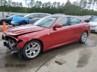 2018 Alfa Romeo Giulia Ti Sport with VIN ZARFAECN5J7577701, listed as a Copart auction lot 58617664 with 31,033 mi miles and Salvage Title. Bid and sale history available at carsss.com. Image 1.