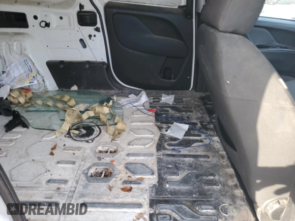 2016 Ram ProMaster City Cargo Tradesman z VIN ZFBERFAT2G6C74160, wystawiony jako Copart lot #76048003 z przebiegiem 102 522 mil mil oraz Szkoda całkowita • Salvage title. Historia ofert i sprzedaży dostępna na DreamBid. Obrazek 11.