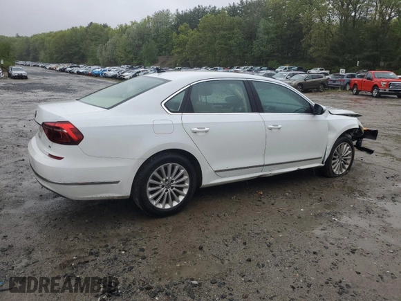 2017 Volkswagen Passat SE z VIN 1VWBT7A34HC039974, wystawiony jako Copart lot #56467785 z przebiegiem 104 996 mil mil oraz Szkoda całkowita • Salvage title. Historia ofert i sprzedaży dostępna na DreamBid. Obrazek 3.