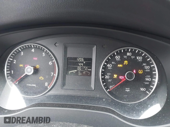 2013 Volkswagen Jetta SE with VIN 3VWDX7AJ2DM384537, listed as a IAAI auction lot 41548219 with 86,172 mi miles and . Bid and sale history available at DreamBid. Image 7.